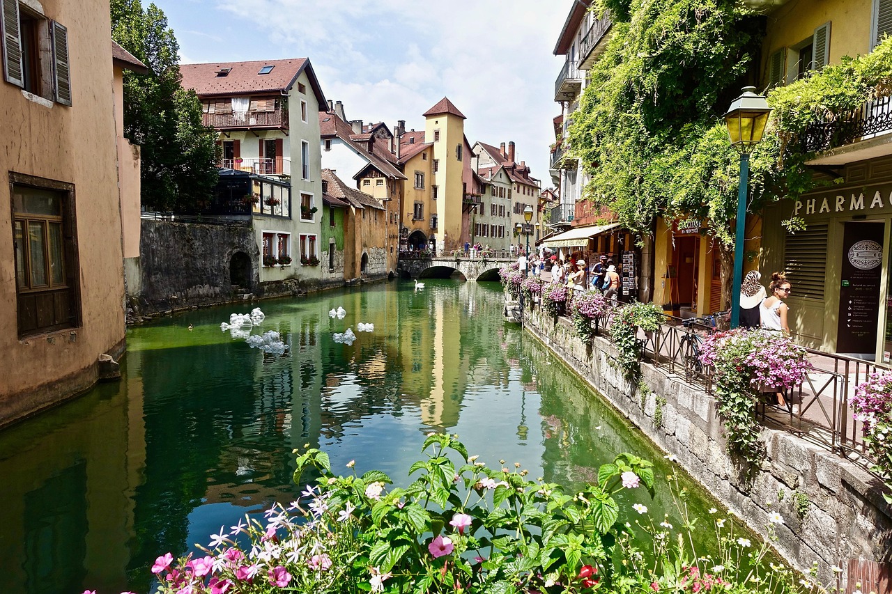 Investir à Annecy : Attractivité et opportunités immobilières